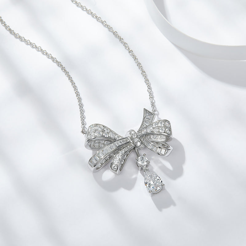Butterfly - A Fashionable And Luxurious Diamond Jewelry Pendant Set With Moissanite S925 Sterling Silver And Platinum Plating