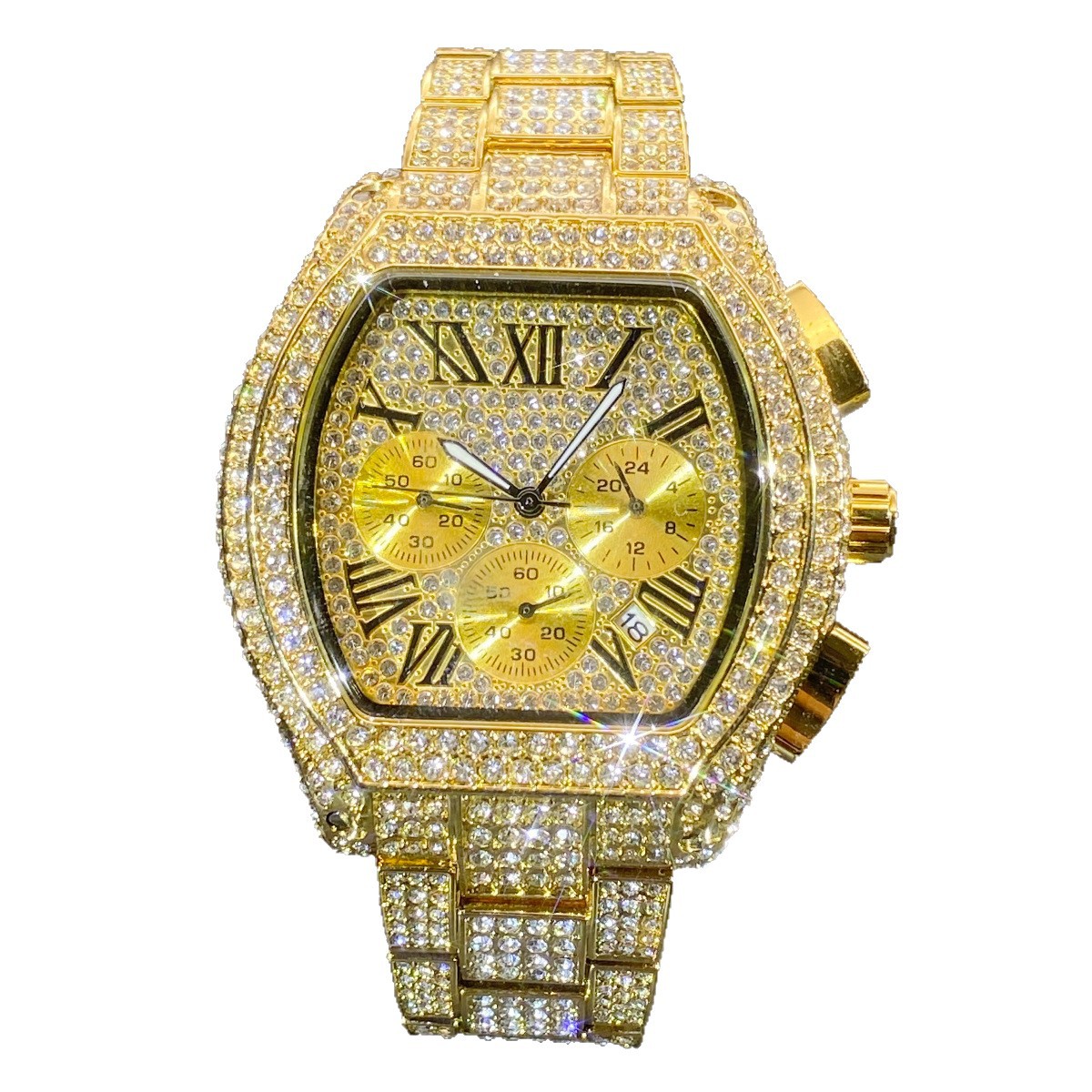 💎 Oversized Iced-Out Statement Watch